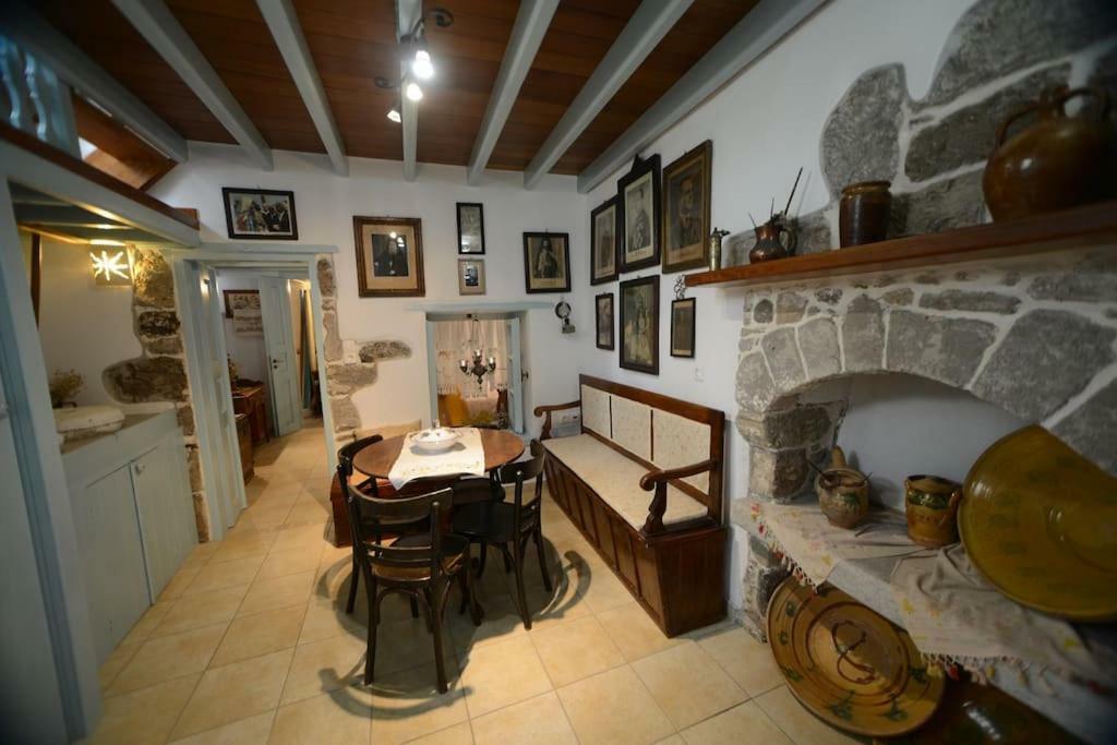 Old Traditional House Mandrákion 外观 照片
